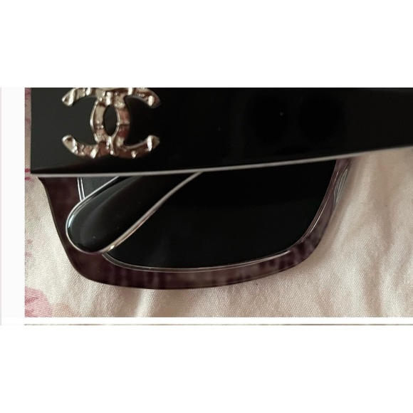 AUTHENTIC CHANEL SUNGLASSES - Picture 1 of 10